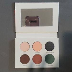 Coloured raine eyeshadow pallet